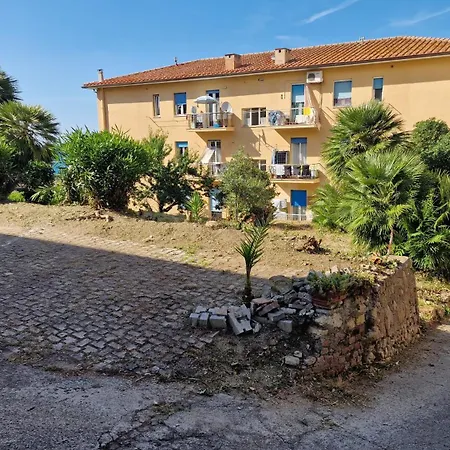 Holiday home Le Ghiaie - *