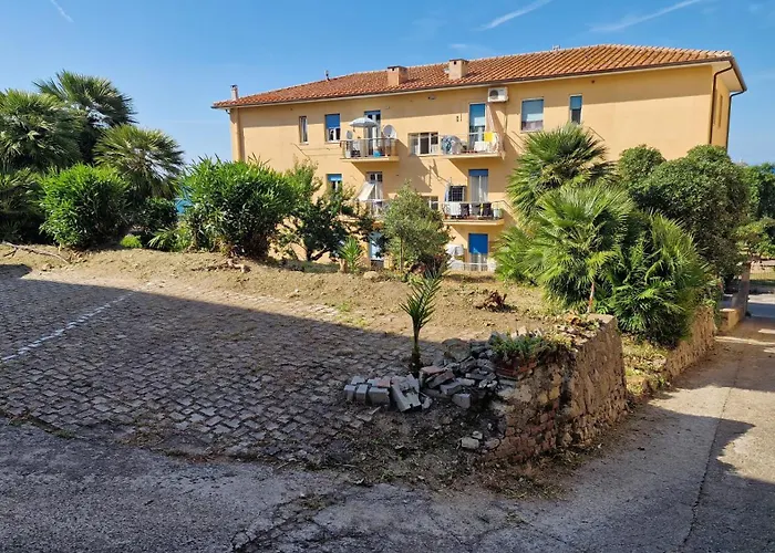 Holiday home Le Ghiaie - *